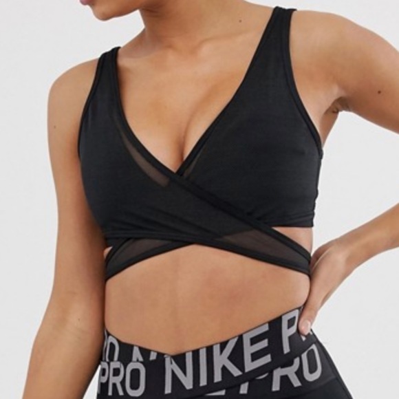 nike wrap around sports bra